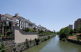 溪上玫瑰園